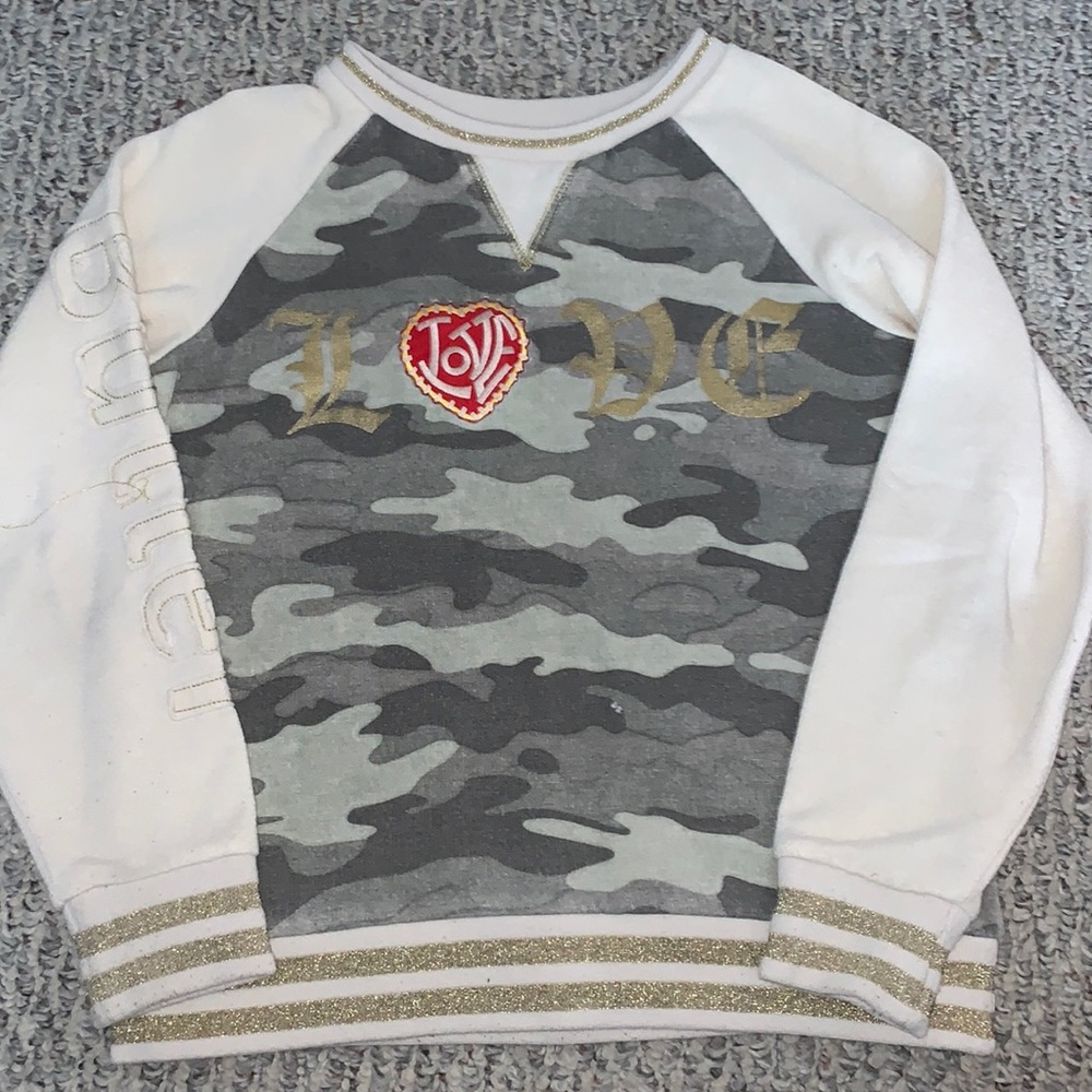 Kids Butter Sweater, soft material, worn only once.